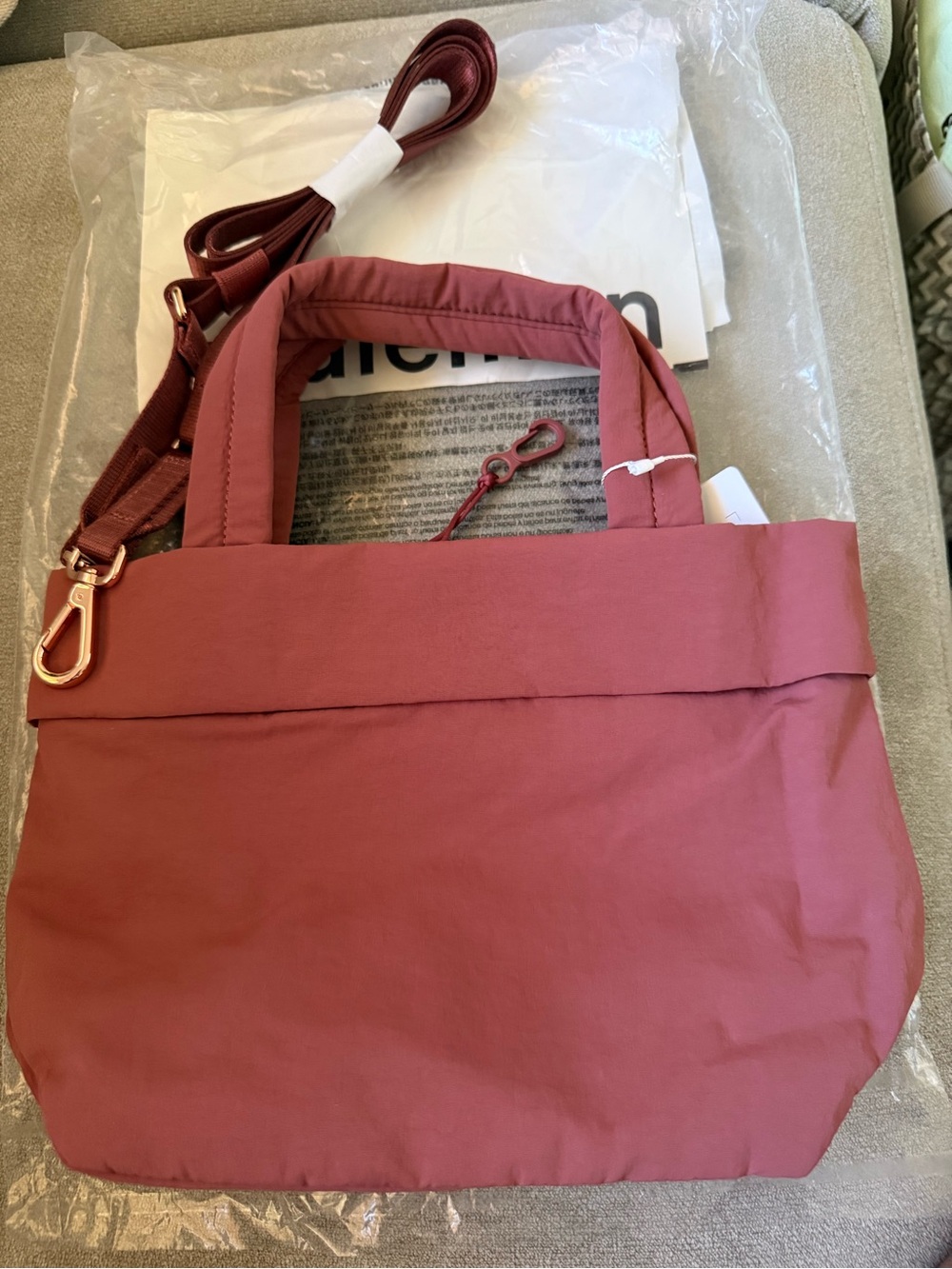 lululemon  Everyday Small Tote Bag in dusk rose gold hardware 😍 - Picture 2 of 4
